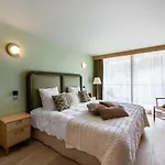 Spacieux Avec Jacuzzi, - Fr-1-562-79 Apartment Courchevel